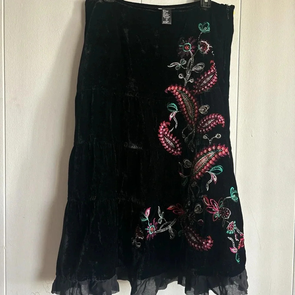 Black velvet maxi skirt with colors  embroidery and stones  size 12
